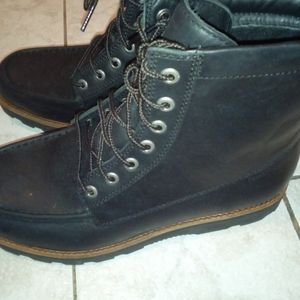 Size 9.5 Roots boots